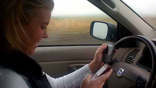 Is artificial intelligence the way to stop people texting while driving?